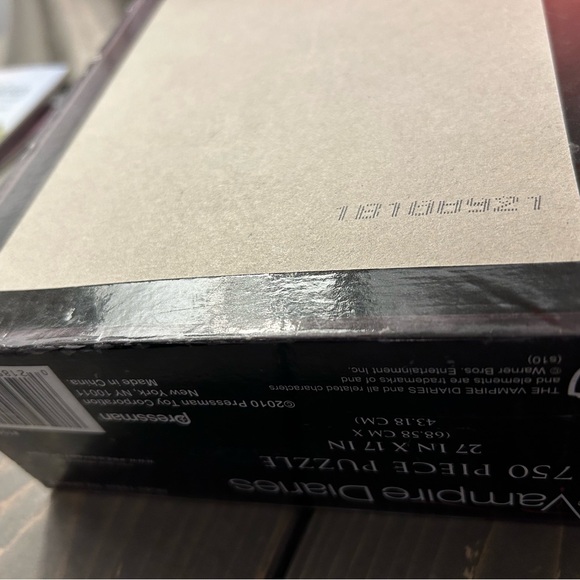 PUZZLE - Vampire Diaries 750 pc UNOPENED - Picture 2 of 2